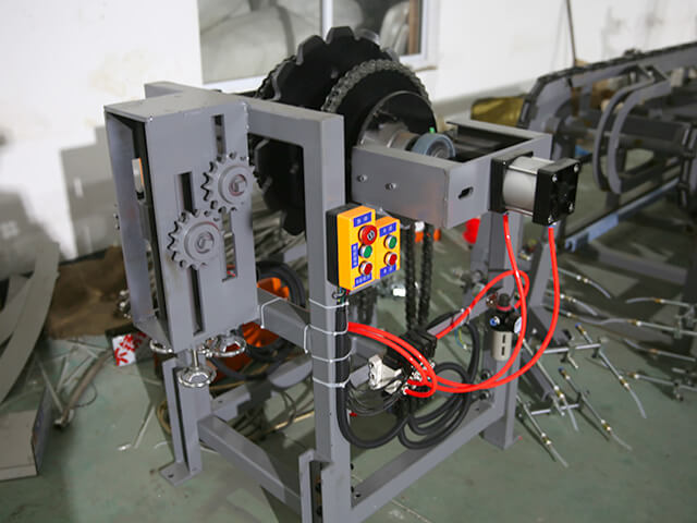 Power take-off frame for PVC/nitrile glove production line