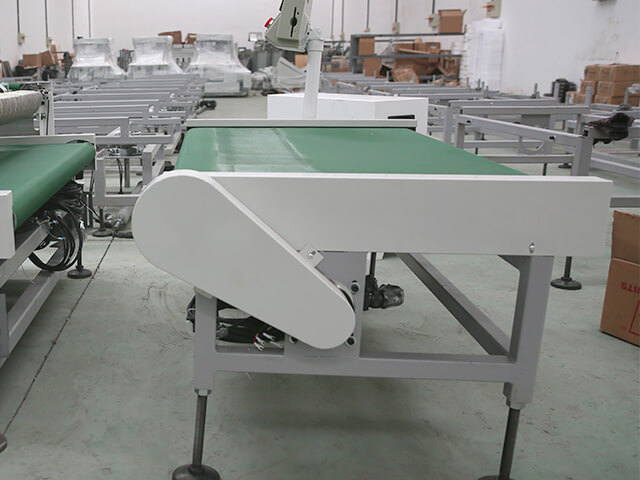 Automatic counting machine for PVC/nitrile glove production line